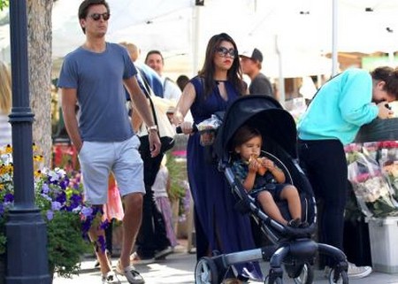 Kourtney Kardashian Still Pregnant And Still With Scott Disick (Photo)