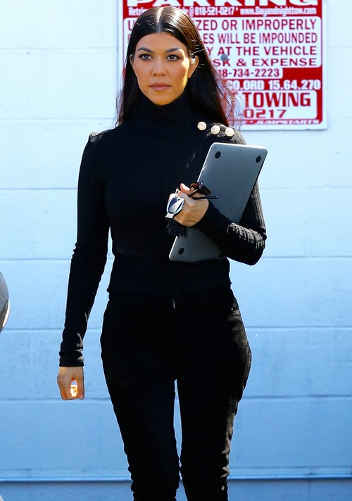 Justin Bieber and Kourtney Kardashian Dating and Hooking Up Again: Couple Spotted Kissing Backstage