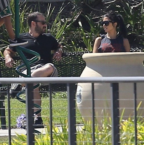 Kourtney Kardashian and Drake Dating Update: Meets With Mystery Man at the Park – New Boyfriend? (PHOTOS)