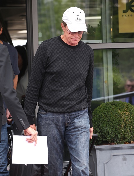 Bruce and Kris Jenner Divorce Official: Bruce Tired Of Being Made A Fool Of On Keeping Up With The Kardashians!