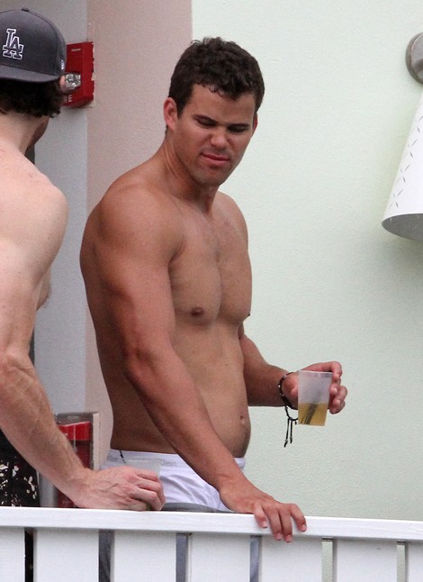 Kim Kardashian’s Pregnancy Does NOT Give Kris Humphries Paternity Hopes