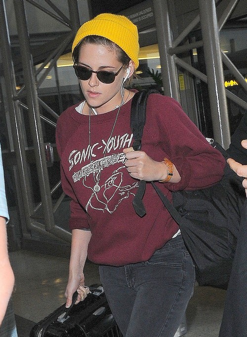 Does Kristen Stewart Hate Jennifer Lawrence After Nicholas Hoult Break Up: Love Triangle as JLaw Steals Boyfriend Back?
