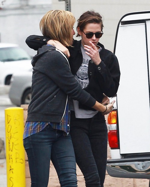 FKA Twigs Hates Robert Pattinson’s Ex Kristen Stewart: Friend Attacks Twilight Fans and Slams K-Stew’s Sexuality?