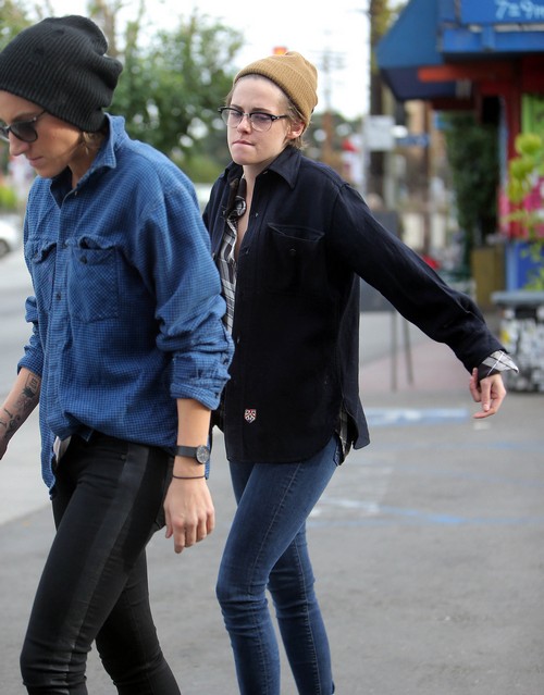 Kristen Stewart Dating Alicia Cargile: Hot Lesbian Bisexual Relationship (PHOTOS)