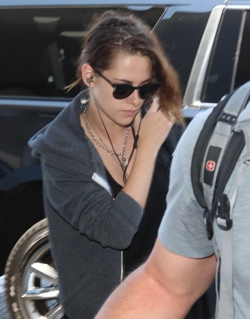 FKA Twigs in Wedding Dress: Forbids Robert Pattinson to Invite Kristen Stewart or Any ‘Twilight’ Cast to Marriage Ceremony?