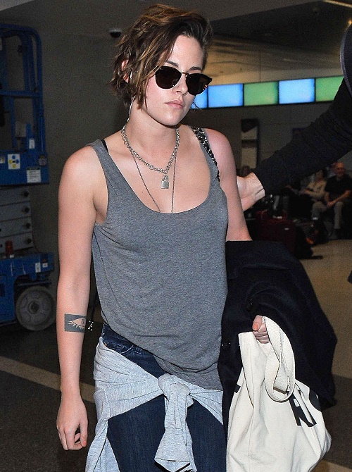 Kristen Stewart Dishes On Robert Pattinson in Bed: Twilight Sex Scenes Were “Agony” – Jealous Of FKA Twigs Engagement?