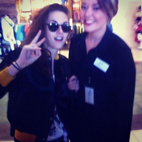 Kristen Stewart Trades in Signature Middle Finger for Peace Sign: Poses with Fan, Does Damage Control (PHOTO)!