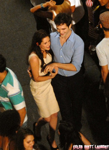Eyewitness Report: Reconciled With Kristen Stewart, Robert Pattinson A Happy Drinking Man