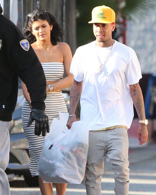 Kylie Jenner Secretly Engaged to Tyga? Kris Jenner Won’t Allow Daughter to Marry Broke Rapper – Says ‘Show Me The Money’