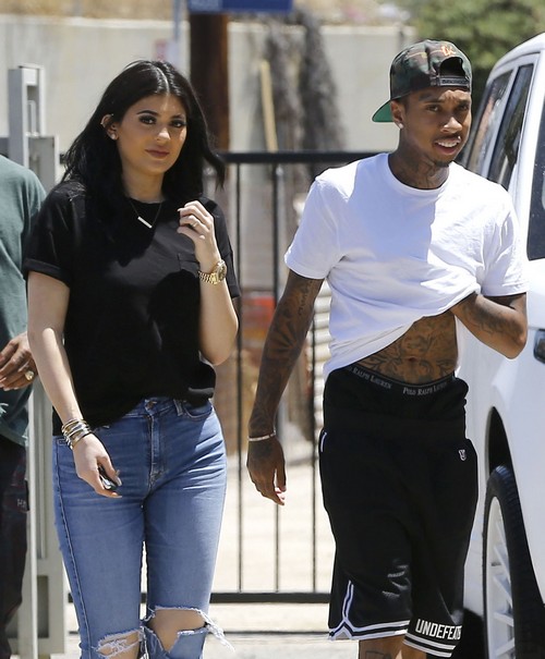 Tyga Gives Blac Chyna’s Used G-Wagon to Kylie Jenner As Insulting 18th Birthday Gift: Kylie Freaks