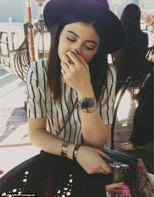 Kylie Jenner Depressed Over Momager Kris Jenner Banging Ben Flajnik: Ashamed of Kardashian Family (PHOTOS)