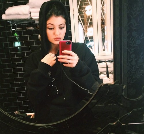 Kylie Jenner Engaged: Jaden Smith Proposes – Kylie Shows Off Engagement Ring? (PHOTOS)