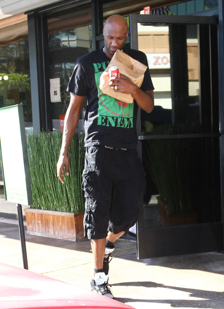 Khloe Kardashian & Lamar Odom Celebrate Wedding Anniversary Together — Lamar Returns to LA!