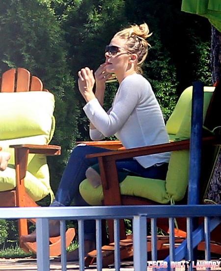 Leann Rimes Out With Family After Rehab – The Crumbling Life of a Desperate Woman?