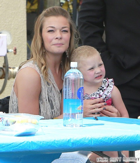 LeAnn Rimes Gains 10 Pounds To Get Pregnant – Hopes Baby Keeps Eddie Cibrian Faithful