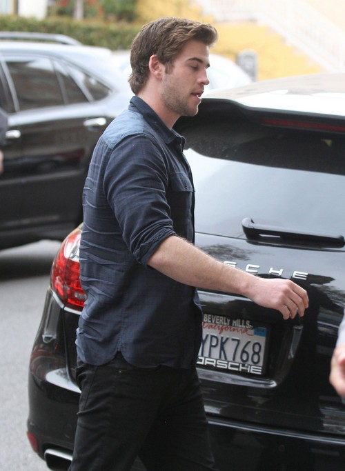 Miley Cyrus Reaches Out To Liam Hemsworth For Rehab And Drug Detox Support?