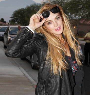 Lindsay Lohan Will Spend Turkey Day With Daddy Dearest