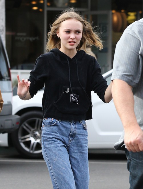 Lily-Rose Depp in Danger – Johnny Depp and Vanessa Paradis Suspend Parenting in Favor of Romance (PHOTOS)