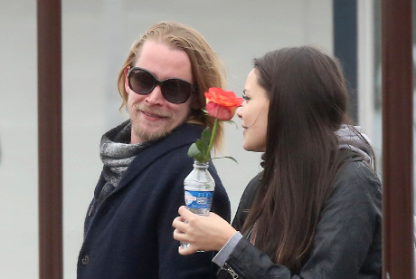 Macaulay Culkin Healed by Love: Appears Healthy in Paris Alongside Mystery Girlfriend! (PHOTOS)