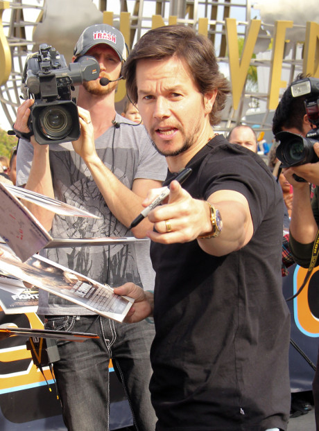 Mark Wahlberg Wants to Punch Harry Styles in the Face, Jealous of his Teen Heartthrob Appeal! (VIDEO)