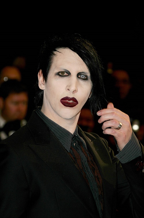 Marilyn Manson Beaten Senseless After Insulting Some Guy’s Girlfriend At A Denny’s!