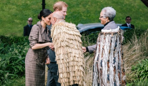 Queen Elizabeth Annoyed: Thomas Markle Contacts Archbishop of Canterbury For Help With Meghan Markle