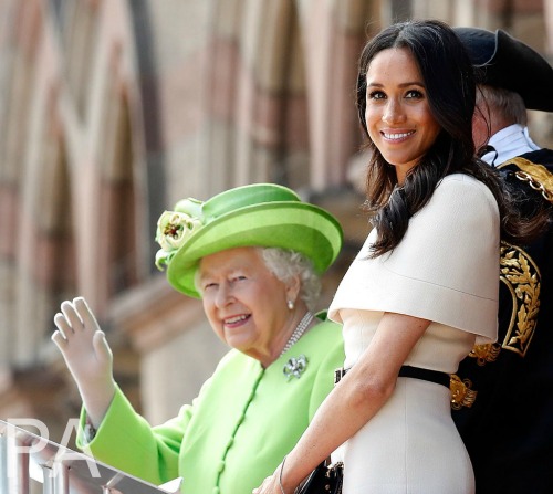 Queen Elizabeth Taking Sides With Meghan Markle In Alleged Kate Middleton Feud?