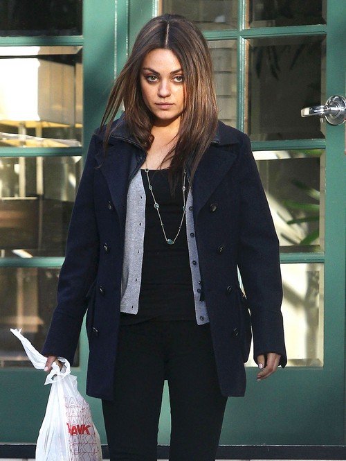 Mila Kunis And Ashton Kutcher Engaged – See Engagement Ring