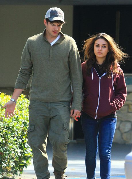Ashton Kutcher’s Weird Paparazzi Outburst Explained – Mila Kunis Pregnant? (VIDEO)