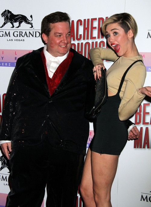 Miley Cyrus Betrayed By Close Friend: Sells Dirty Secrets To The Tabloids