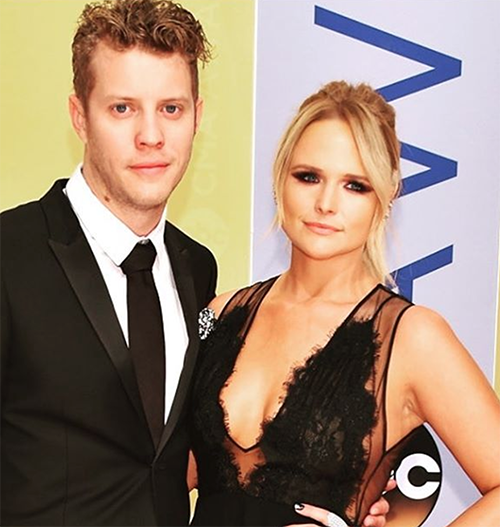Blake Shelton And Gwen Stefani Ditch 2016 CMA Awards To Avoid Miranda Lambert And Anderson East’s Red Carpet Lovefest!