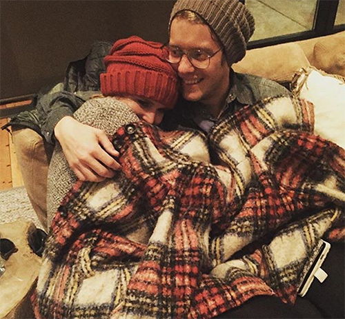 Anderson East Sings “My Girl” In Concert With Girlfriend Miranda Lambert – They’re Happy Like Blake Shelton And Gwen Stefani!