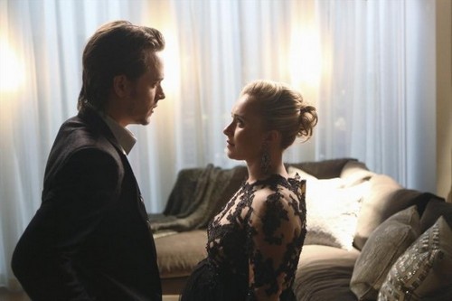 Nashville Recap – Rayna Sweeps the CMAs: Season 3 Episode 8 “You’re Lookin’ at Country”