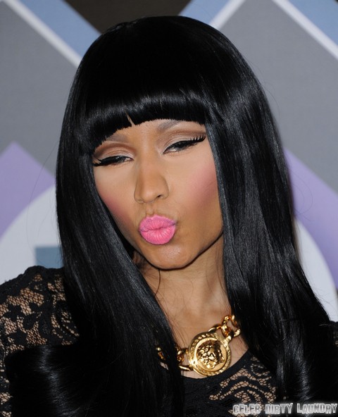 Does Nicki Minaj Look Like A Cheap Drag Queen? (Photos)