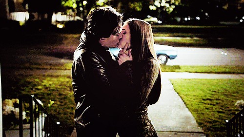 Ian Somerhalder and Nina Dobrev’s Relationship Only A Showmance For Him – She Is Heartbroken