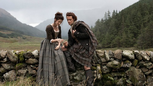 ‘Outlander’ Season 3 Spoilers: Caitriona Balfe Hints At New, Hotter Loves Scenes Between Claire And Jamie
