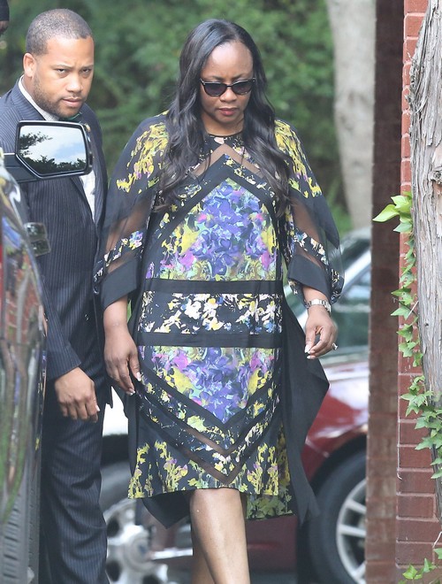 Bobbi Kristina Brown Money Grab in Death by Pat Houston: Attacked by Family Heckler Leolah Brown at Funeral