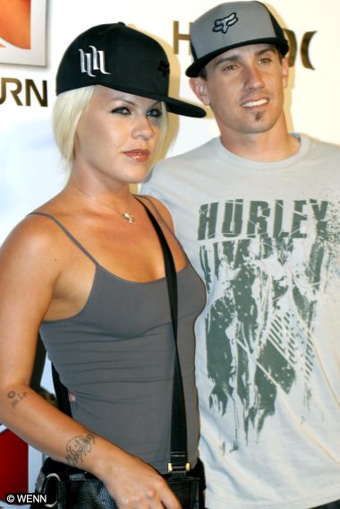 Singer Pink And Hubby Carey Hart Are Pregnant
