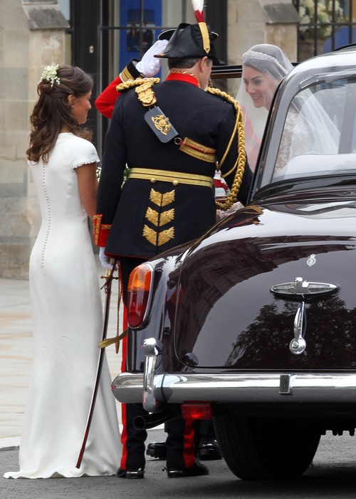 Kate Middleton Angry With Sister Pippa Middleton For Kim Kardashian Butt Comparison (PHOTOS)