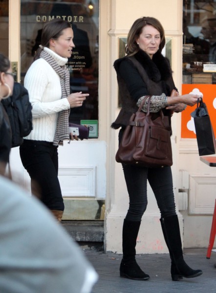 Kate Middleton Birth Making History, Pippa Middleton, Carole Middleton Are In The Delivery Room!