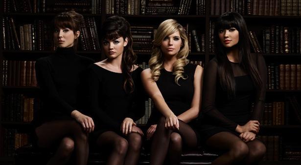 Pretty Little Liars LIVE Recap: Season 5 Premiere “Escape from New York”