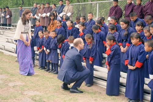 Prince William is Bald and Has A Big Nose: Kate Middleton Shocked as Husband’s Manhood Size Questioned by Cheerleaders (PHOTOS)