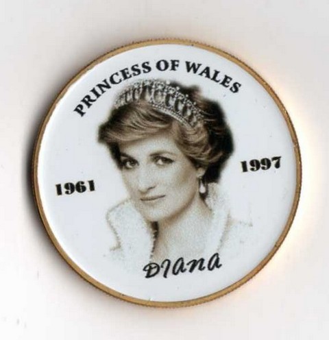 Kate Middleton and Prince William Fight With Queen Elizabeth About Diana As Royal Baby Name