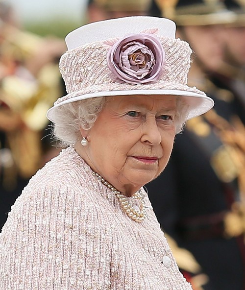 Queen Elizabeth Reacts To Kate Middleton’s Second Pregnancy – Delighted Duchess of Cambridge Pregnant with Second Child