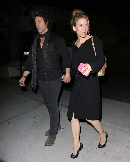 Renee Zellweger And Doyle Bramhall Getting Married: Couple Planning To Tie The Knot In Low Key Private Wedding?