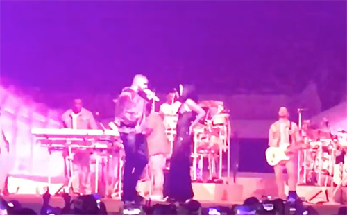 Rihanna Confirms Drake Dating Relationship With On Stage Ridiculously Hot Grinding
