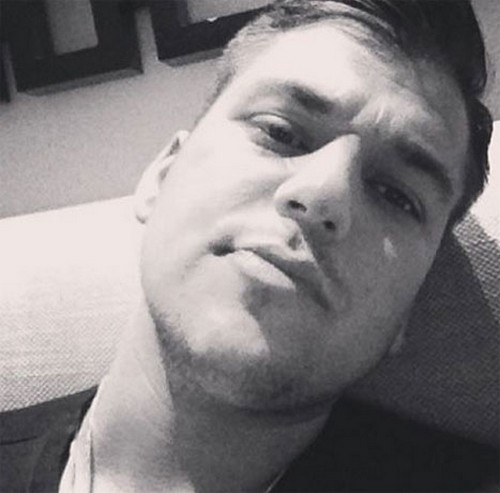 Rob Kardashian Fakes Weight Loss – Posts Old Selfie on Instagram or Had Gastric Bypass Surgery?