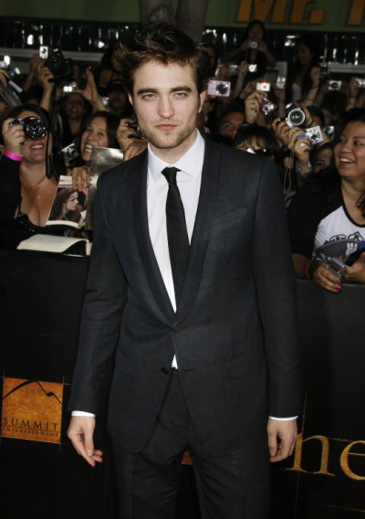 Robert Pattinson First Interview Since Scandal On The Daily Show – Live Recap!