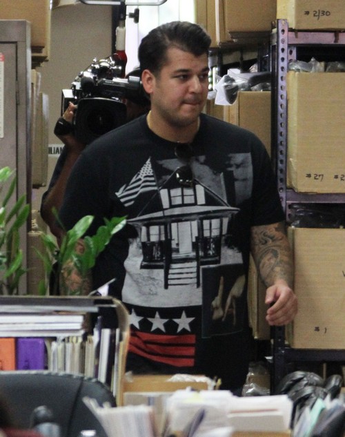 Kris Jenner Banishes Rob Kardashian To Florida Until He Loses Weight: Too Fat To Appear With Sexy Sisters? (PHOTOS)