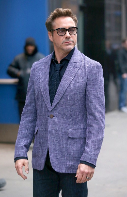 Robert Downey Jr. Takes Furniture Along When Filming The Avengers and Captain America